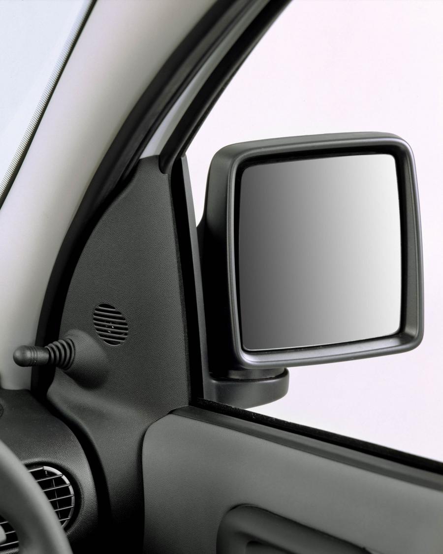 Детали интерьера Holden Combo (XC) 2002 года  (фото 6 из 9)